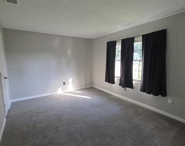 24 Wellside Lane - Photo Thumbnail 20