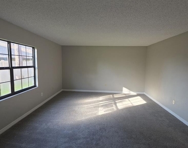 24 Wellside Lane - Photo Thumbnail 12