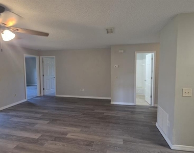 24 Wellside Lane - Photo Thumbnail 8