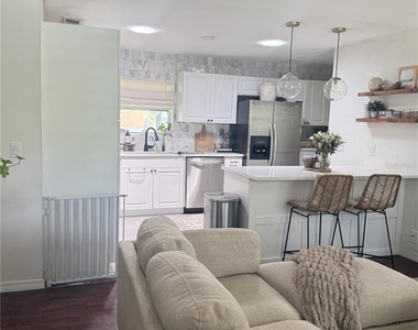 1003 Tropical Avenue - Photo Thumbnail 11