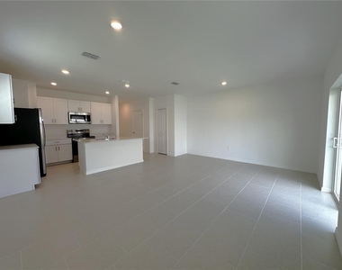 28537 Sweet Meadow Drive - Photo Thumbnail 5