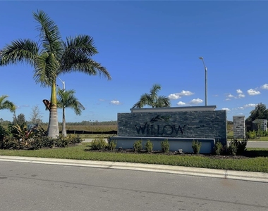 28537 Sweet Meadow Drive - Photo Thumbnail 22