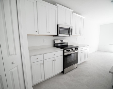 1124 Dorchester  Street Street - Photo Thumbnail 8