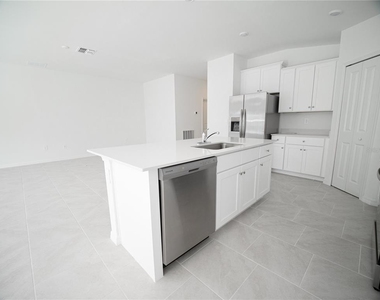 1124 Dorchester  Street Street - Photo Thumbnail 9