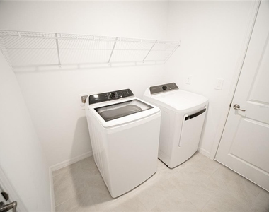 1124 Dorchester  Street Street - Photo Thumbnail 19
