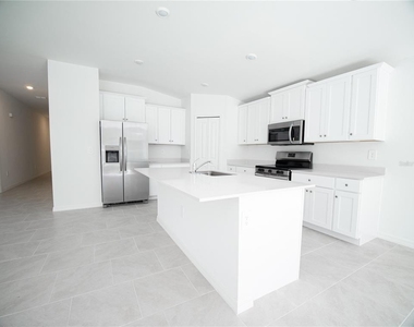 1124 Dorchester  Street Street - Photo Thumbnail 7