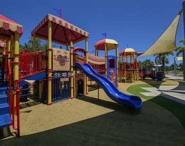 2313 Lindstrom Street - Photo Thumbnail 36