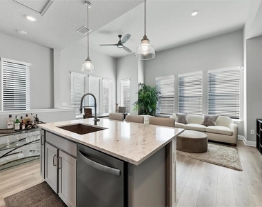 2313 Lindstrom Street - Photo Thumbnail 12