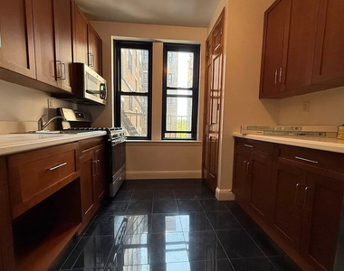 200 Riverside Drive - Photo Thumbnail 2