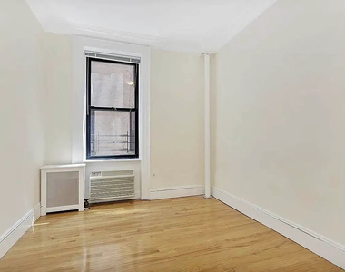 200 Riverside Drive - Photo Thumbnail 5