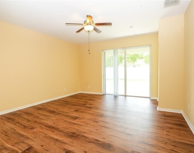 8834 39th Street Circle E - Photo Thumbnail 7
