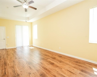 8834 39th Street Circle E - Photo Thumbnail 9
