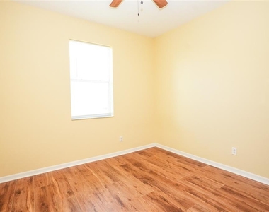 8834 39th Street Circle E - Photo Thumbnail 15