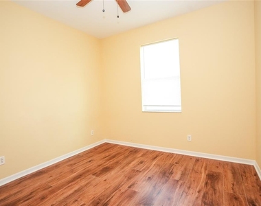8834 39th Street Circle E - Photo Thumbnail 16