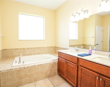 8834 39th Street Circle E - Photo Thumbnail 13