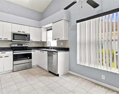 5311 72nd Street E - Photo Thumbnail 6