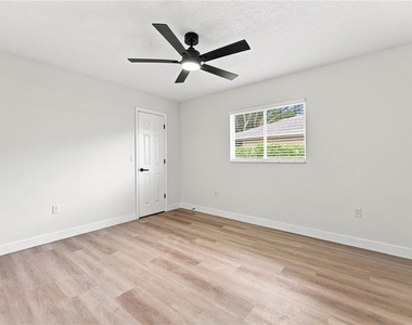 2405 Appaloosa Circle - Photo Thumbnail 18