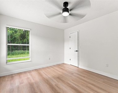 2405 Appaloosa Circle - Photo Thumbnail 12