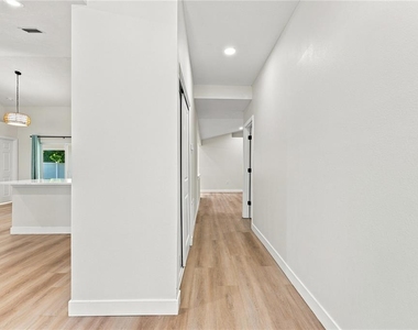 2405 Appaloosa Circle - Photo Thumbnail 9