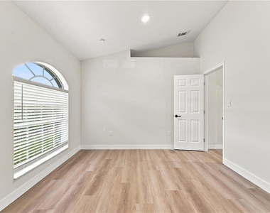 2405 Appaloosa Circle - Photo Thumbnail 8