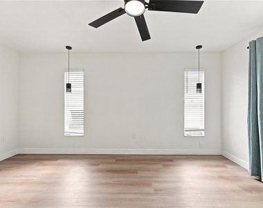 2405 Appaloosa Circle - Photo Thumbnail 10
