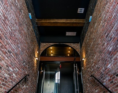 100 Dupont St - Photo Thumbnail 5