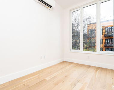 96 Moore St - Photo Thumbnail 18