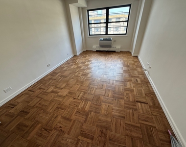 420 East 79th Street - Photo Thumbnail 10