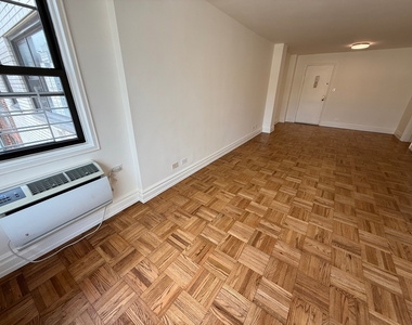 420 East 79th Street - Photo Thumbnail 3