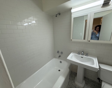 420 East 79th Street - Photo Thumbnail 9