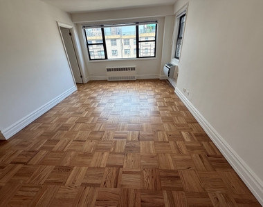 420 East 79th Street - Photo Thumbnail 1