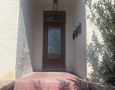 1907 Arizona Avenue - Photo Thumbnail 1
