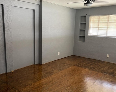 3505 Douglas - Photo Thumbnail 6