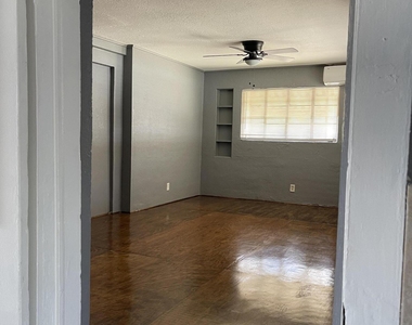3505 Douglas - Photo Thumbnail 5