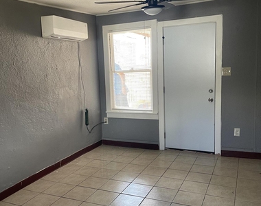 3505 Douglas - Photo Thumbnail 9