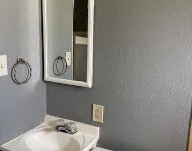 3505 Douglas - Photo Thumbnail 8