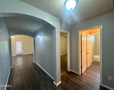720 Villa Romero Drive - Photo Thumbnail 3