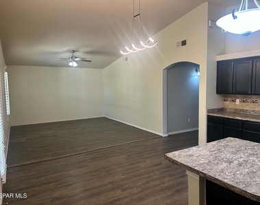 720 Villa Romero Drive - Photo Thumbnail 5