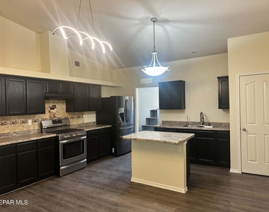 720 Villa Romero Drive - Photo Thumbnail 4