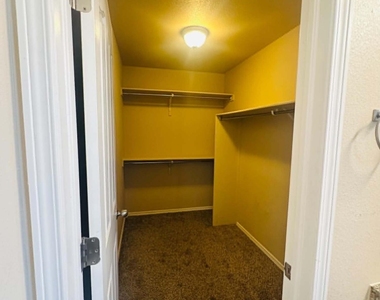 720 Villa Romero Drive - Photo Thumbnail 11