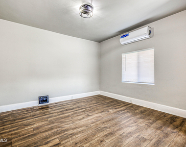 3622 Douglas Avenue - Photo Thumbnail 4