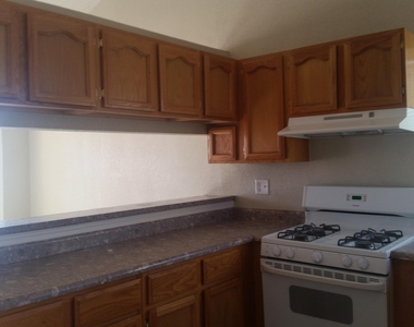 505 Von Bargen Drive - Photo Thumbnail 3