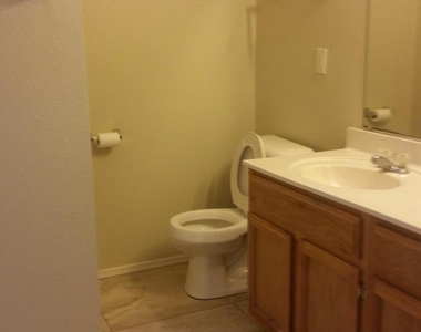 505 Von Bargen Drive - Photo Thumbnail 4