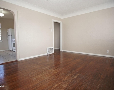 1226 Huckleberry Street - Photo Thumbnail 3