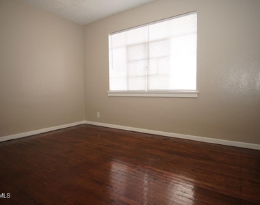 1226 Huckleberry Street - Photo Thumbnail 6