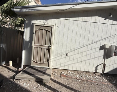 1526 Yandell - Photo Thumbnail 6
