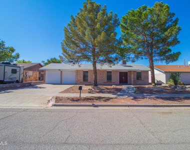 11240 Warcloud Avenue - Photo Thumbnail 5