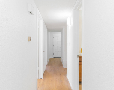 11240 Warcloud Avenue - Photo Thumbnail 31