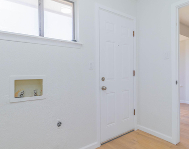 11240 Warcloud Avenue - Photo Thumbnail 36