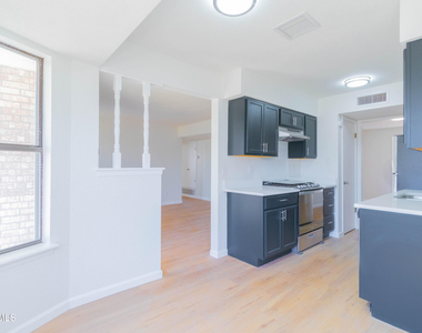 11240 Warcloud Avenue - Photo Thumbnail 2
